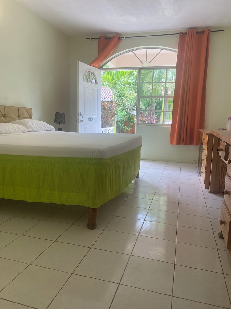 

Verona - Negril - Fun Holiday Beach Resort