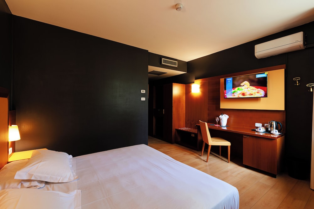 

Palermo - Malpensa - Hotel Villa Delle Rose - Malpensa