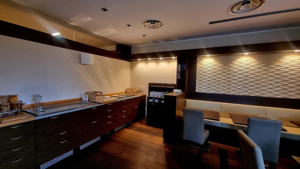 

Bari - Malpensa - Hotel Villa Delle Rose - Malpensa