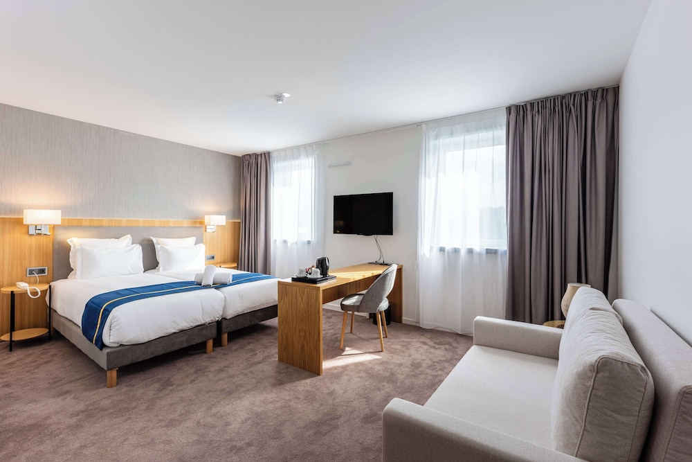 

Lamezia Terme - Noisy-le-Grand - Brit Hotel Privilège Paris Rosny-sous-Bois