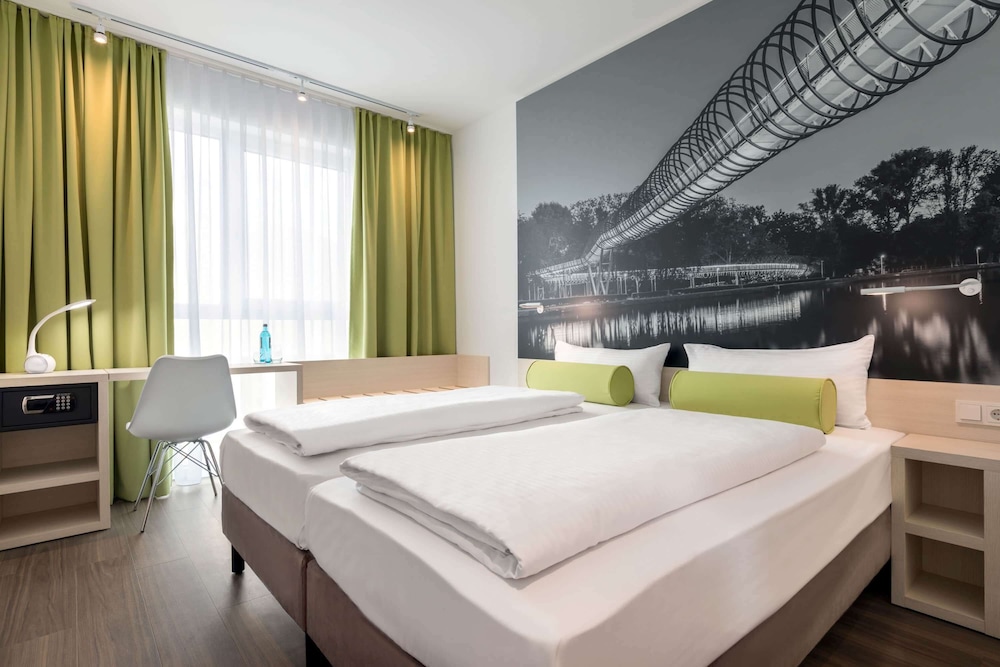 

Napoli - Oberhausen (Nordrhein-Westfalen) - Super 8 By Wyndham Oberhausen