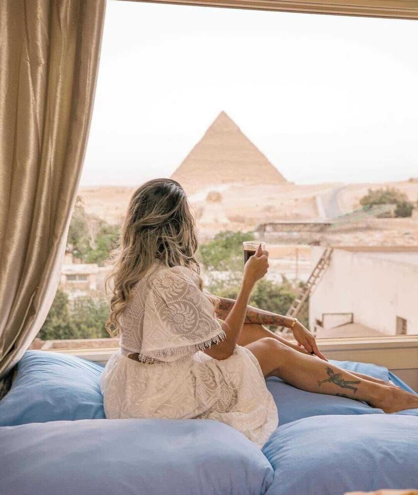 

Napoli - Il Cairo - Royal Crown Hotel Giza Pyramids View