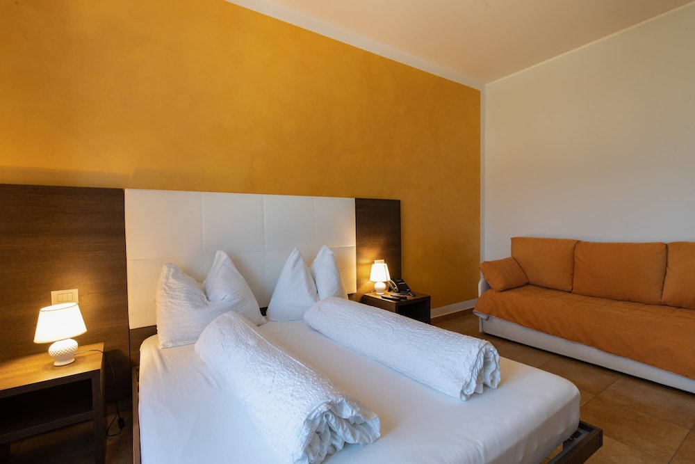 

Milano - Capo d'Orlando - Villa Ginevra Resort Agrituristico