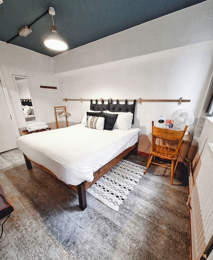 

Napoli - Liverpool - PH Hostel Liverpool