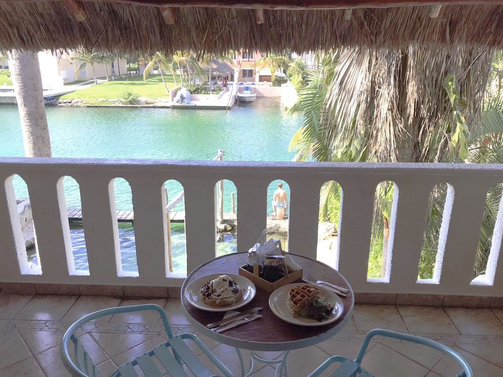 

Roma - Akumal - Chez Waffle Hotel