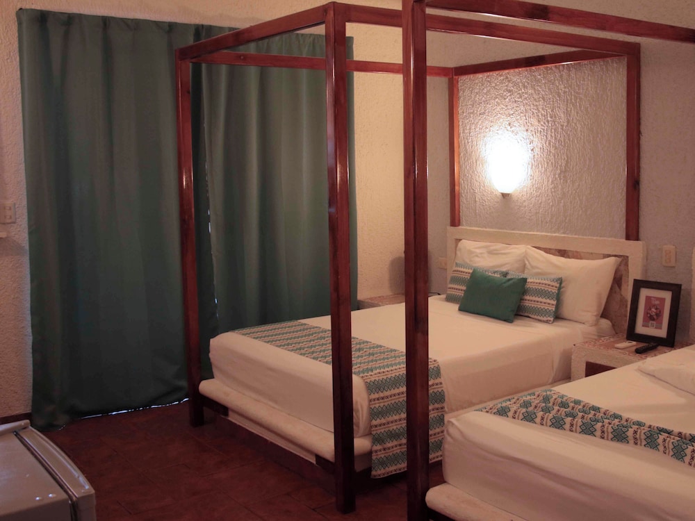 

Napoli - Puerto Aventuras - Chez Waffle Hotel