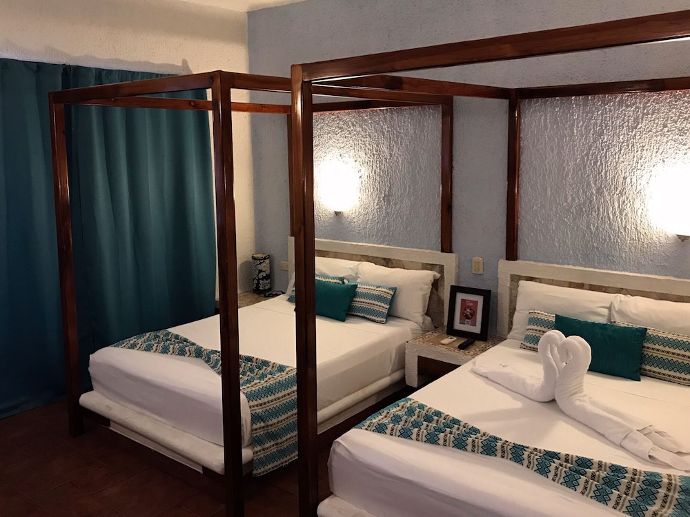 

Roma - Akumal - Chez Waffle Hotel