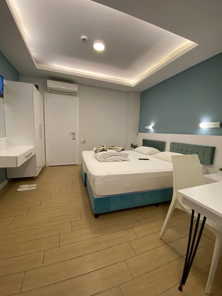 

Napoli - Kemer - Amsterdam Otel & Suite