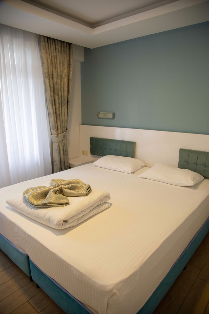 

Milano - Kemer - Amsterdam Otel & Suite