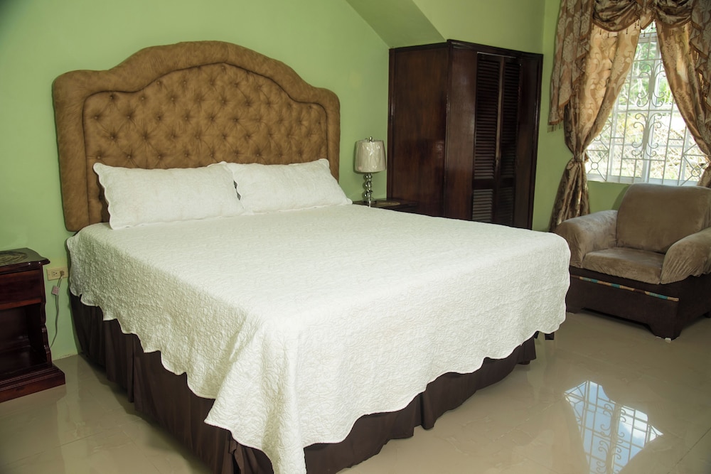 

Venezia - Negril - Dela de-Rose Guest House negril Jamaica