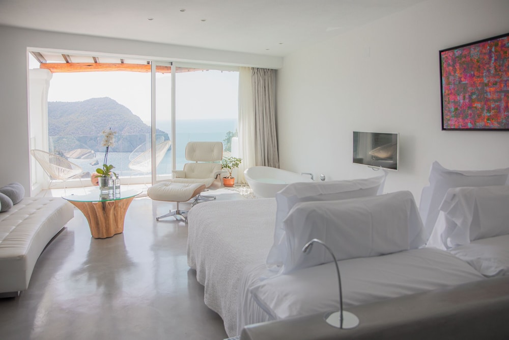 

Lamezia Terme - Sant Joan de Labritja - Hacienda Na Xamena, Ibiza