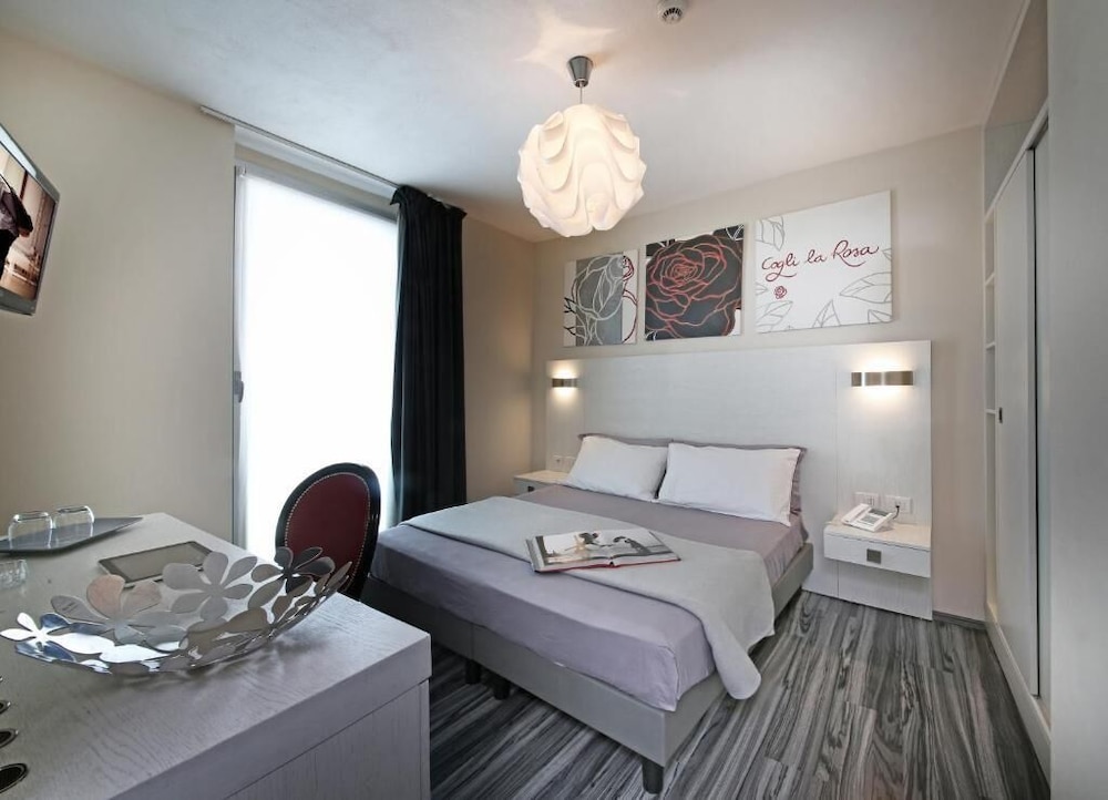 

Palermo - Toscolano Maderno - Hotel Atelier Gardone Riviera & Beach