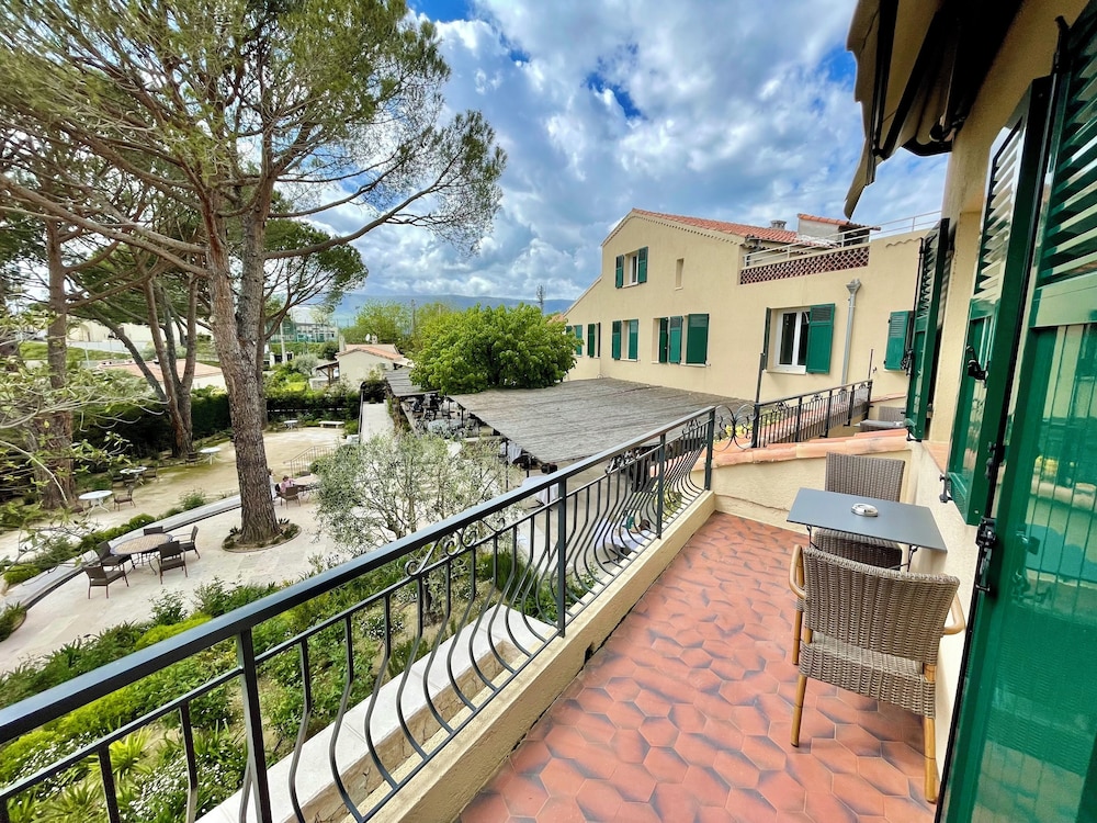 

Roma - Carros - Auberge du Redier