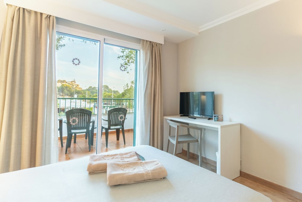 

Bari - Cala Galdana - Minura Cala Galdana & Apartamentos d'Aljandar