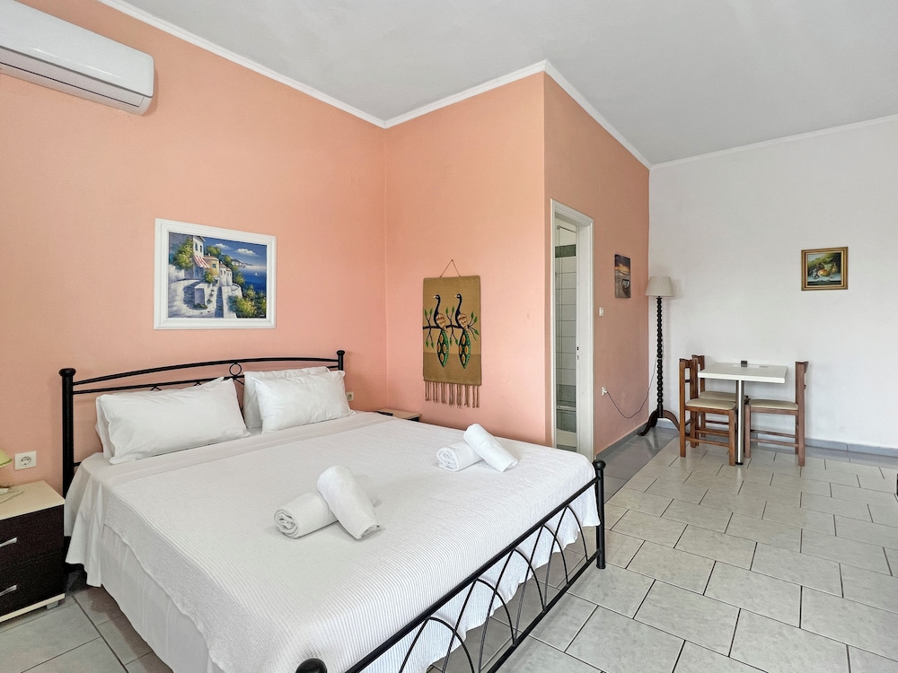 

Bologna - Moraḯtika - Corfu Andromaches Holiday Apartments