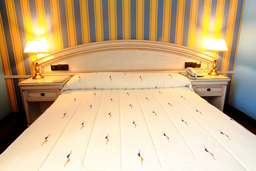 

Napoli - Valladolid - Hotel Conde Ansúrez By Almia Hoteles