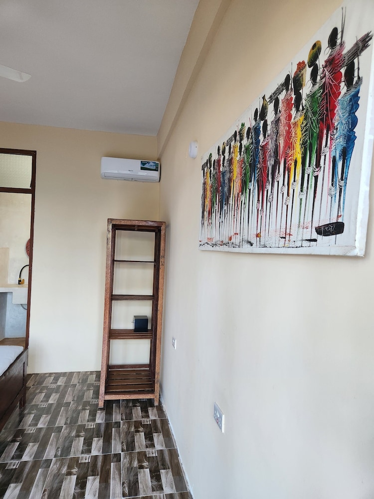 

Bologna - Jambiani, Zanzibar - Two Palms
