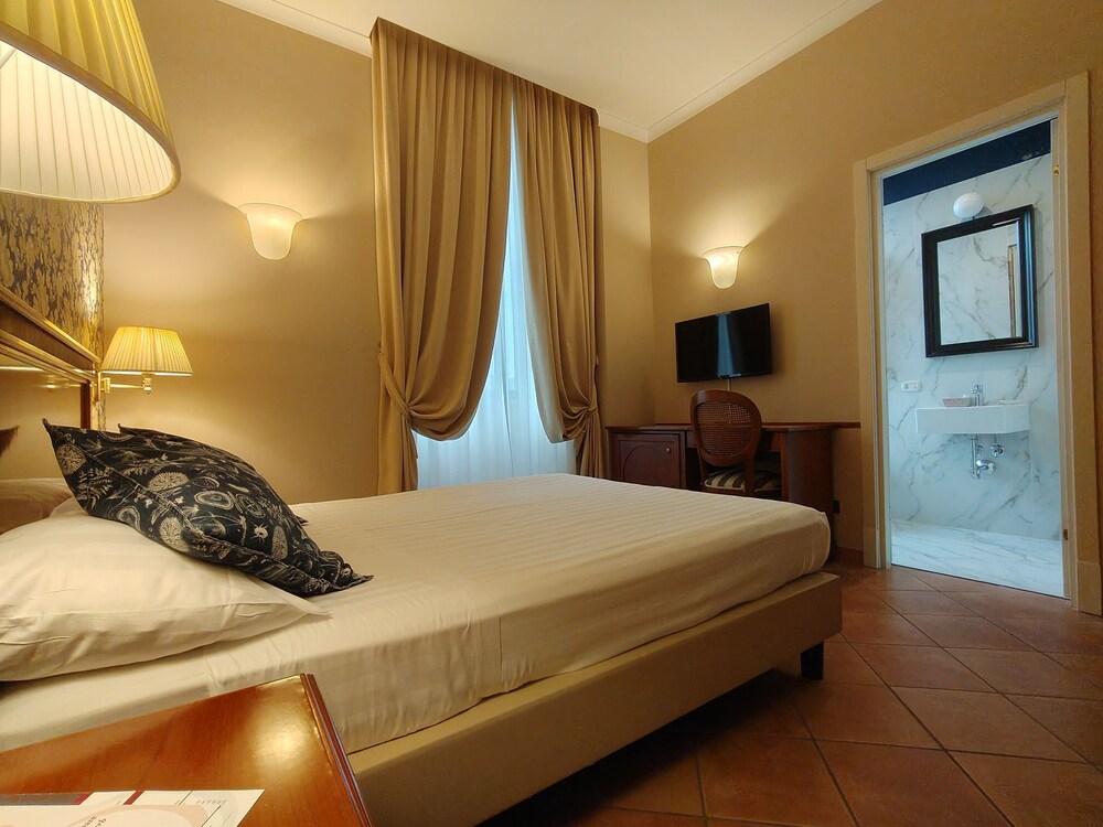 

Catania - Pozzuoli - Hotel Nuvò