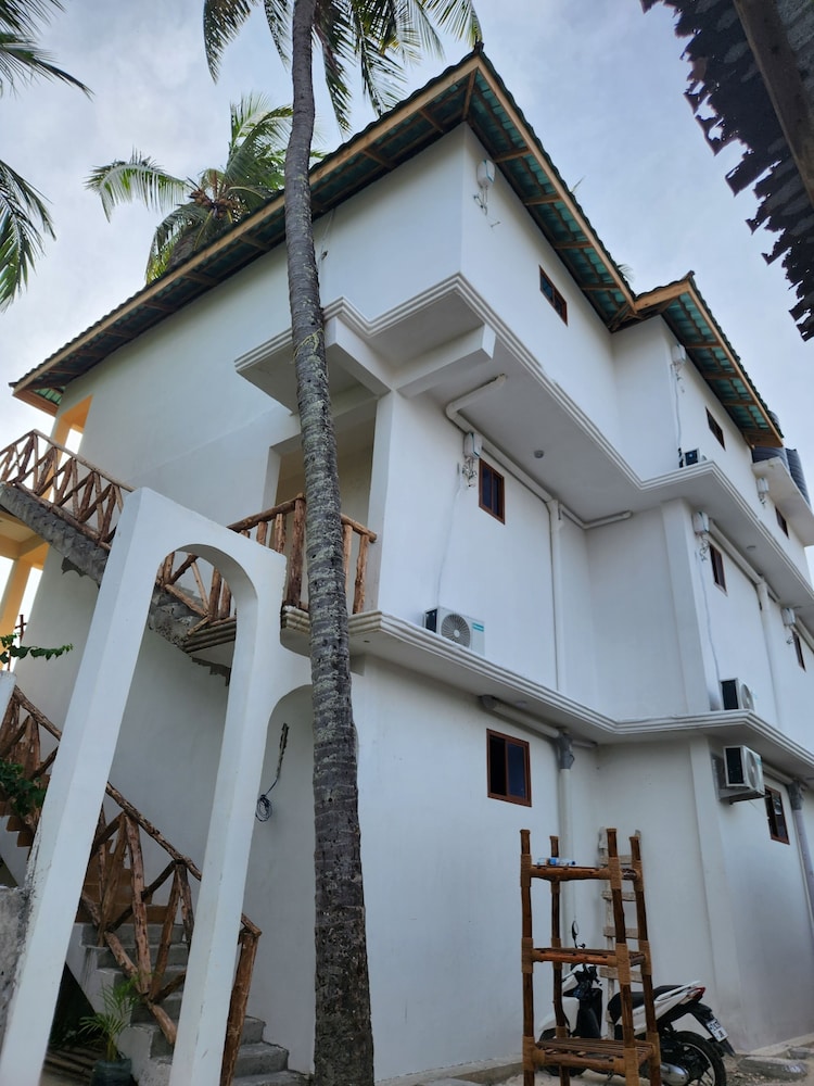 

Milano - Jambiani, Zanzibar - Two Palms