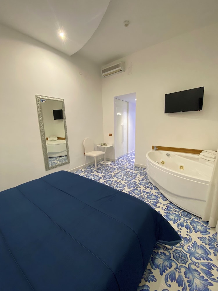 

Palermo - Cetara - Hotel Vietri Coast