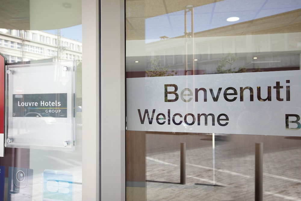 

Roma - Versailles - Campanile Paris Ouest - Chaville