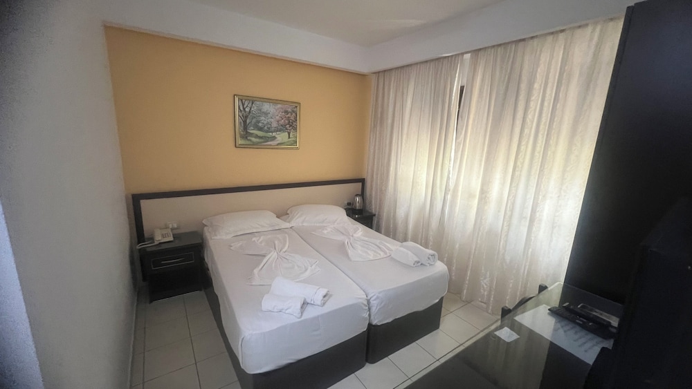 

Bari - Durrës - Sunrise Hotel Çameria