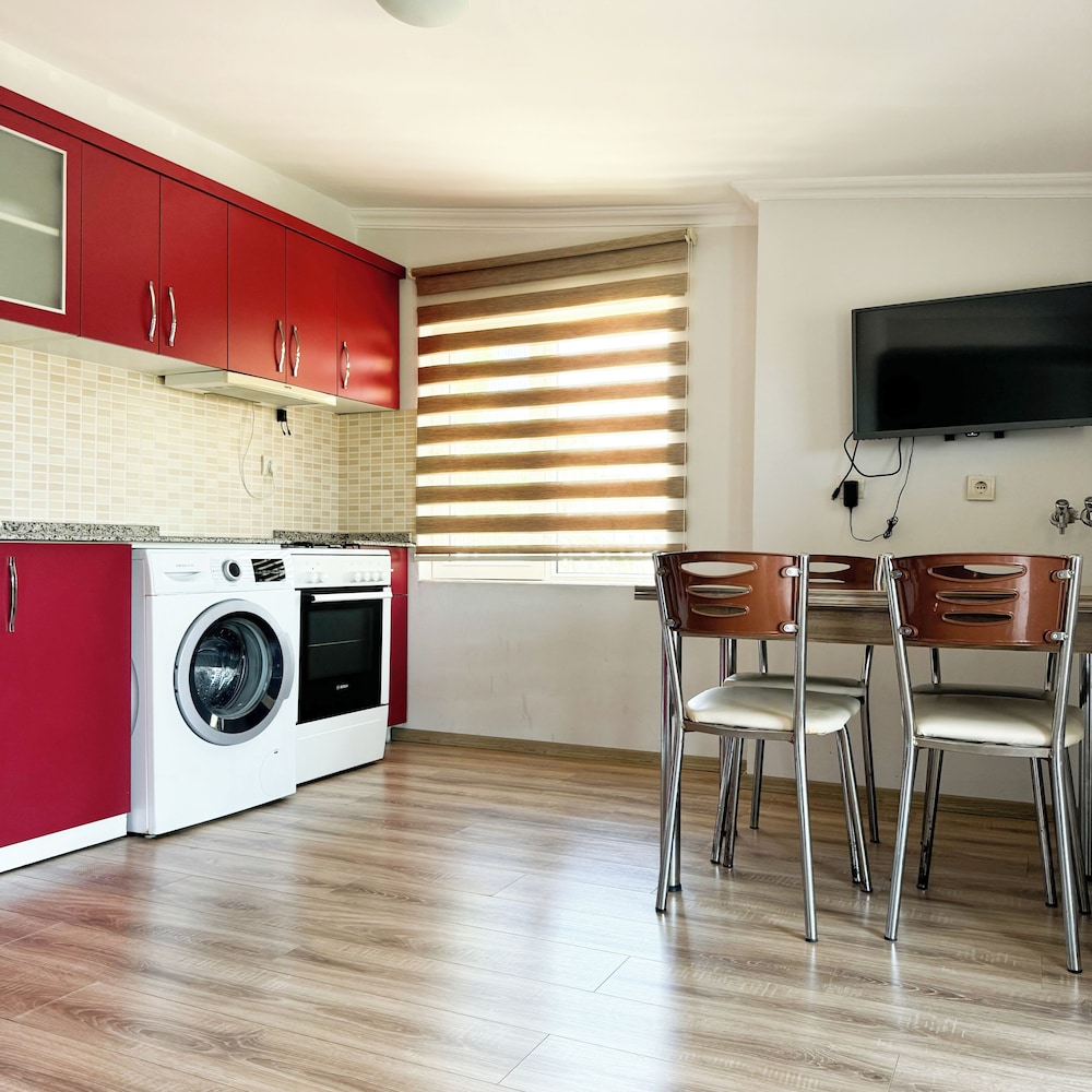 

Catania - Kemer - Amsterdam Otel & Suite