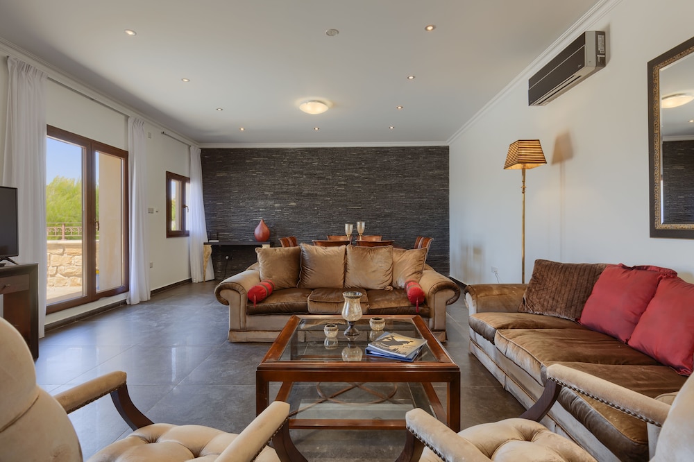 

Torino - Kouklia - Aphrodite Hills Rentals - Superior Villas