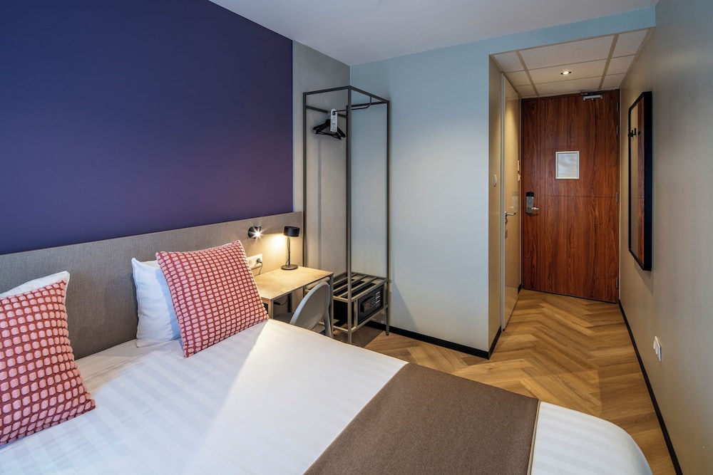 

Bari - Hoofddorp - Hotel Fogo Amsterdam