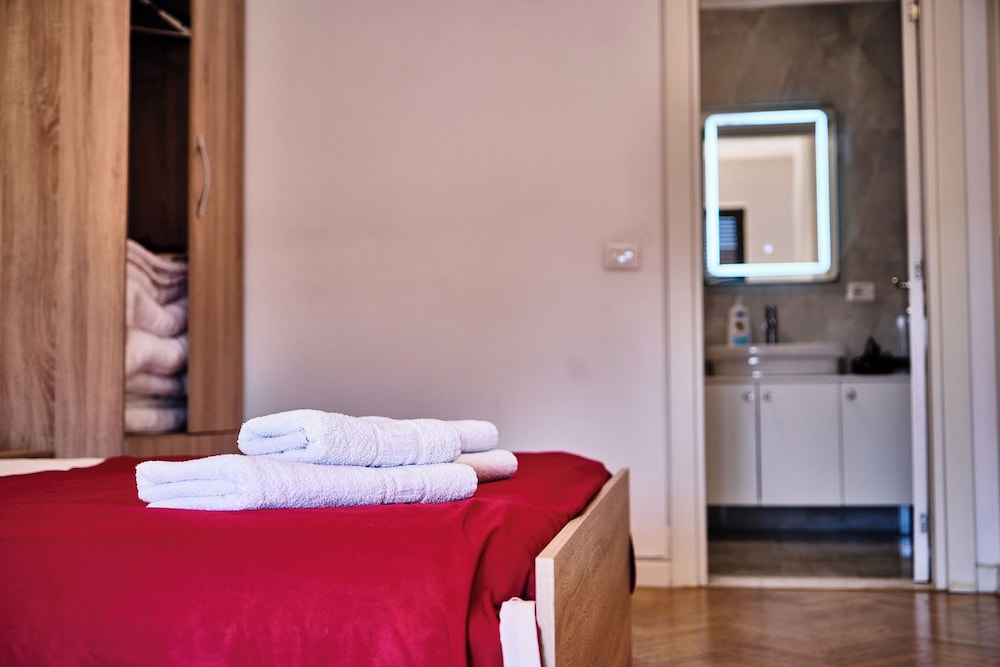 

Bari - Tirana - Kalpazo Home Tirana 21