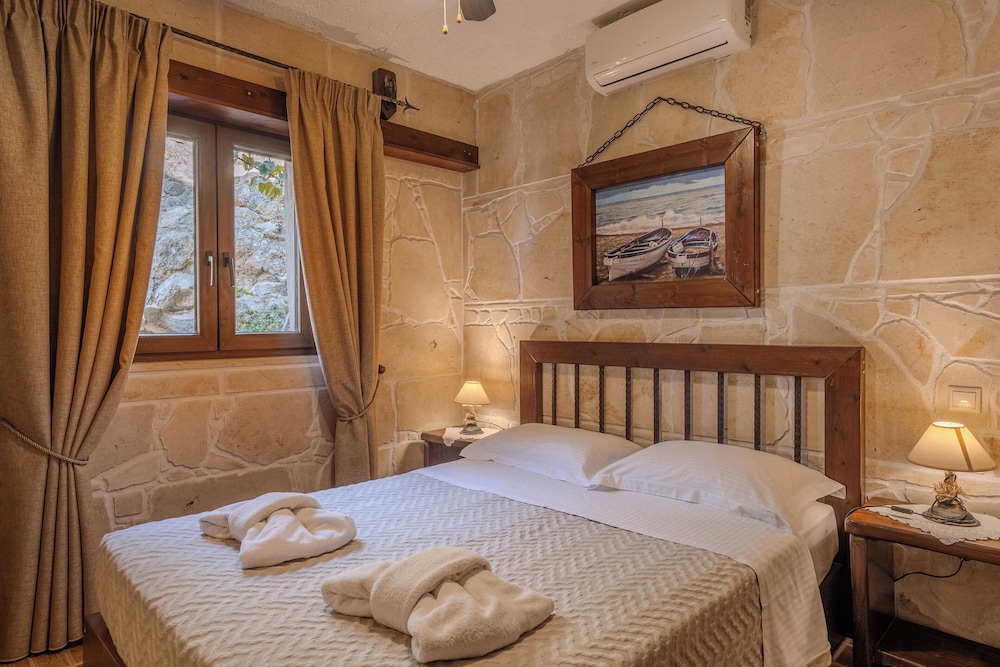 

Napoli - Káto Zákros - Terra Minoika Boutique Resort