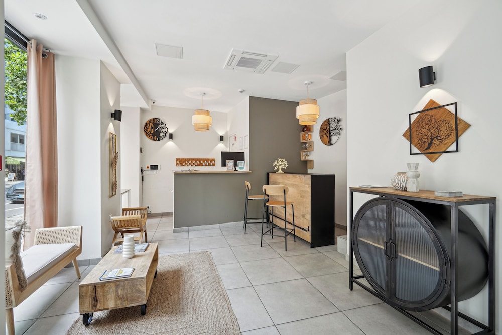 

Palermo - Bagnolet - Hôtel Le National Clichy Paris