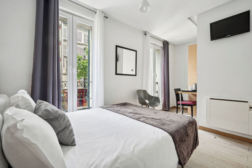 

Firenze - Saint-Cloud - Hôtel Le National Clichy Paris