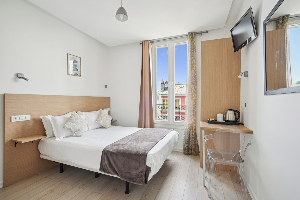 

Reggio Calabria - Parigi - Hotel Le National Clichy Paris