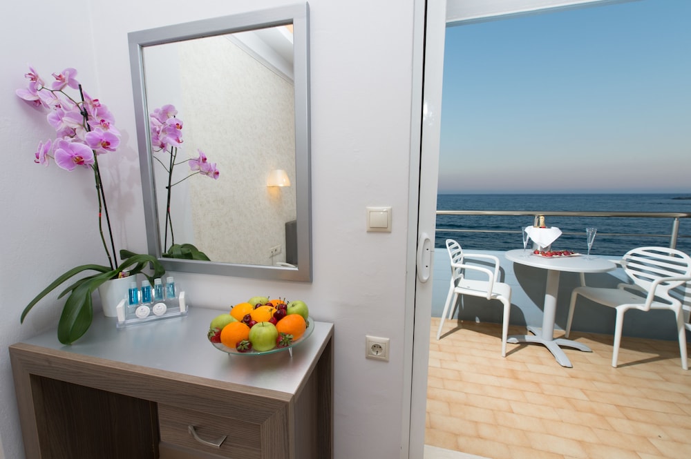 

Catania - Koutsounára - Astron Hotel