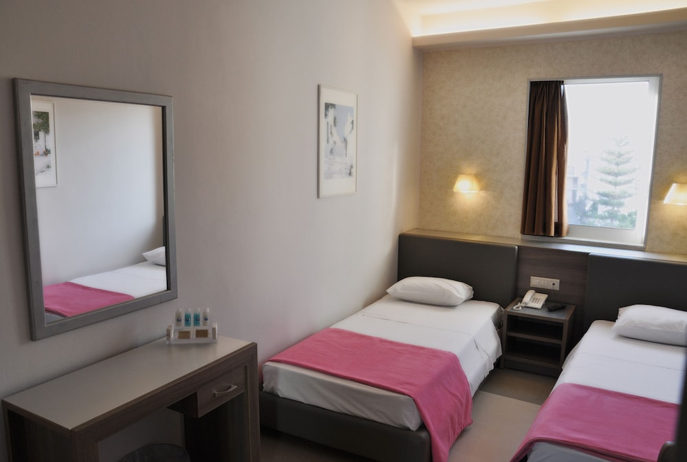 

Catania - Koutsounára - Astron Hotel