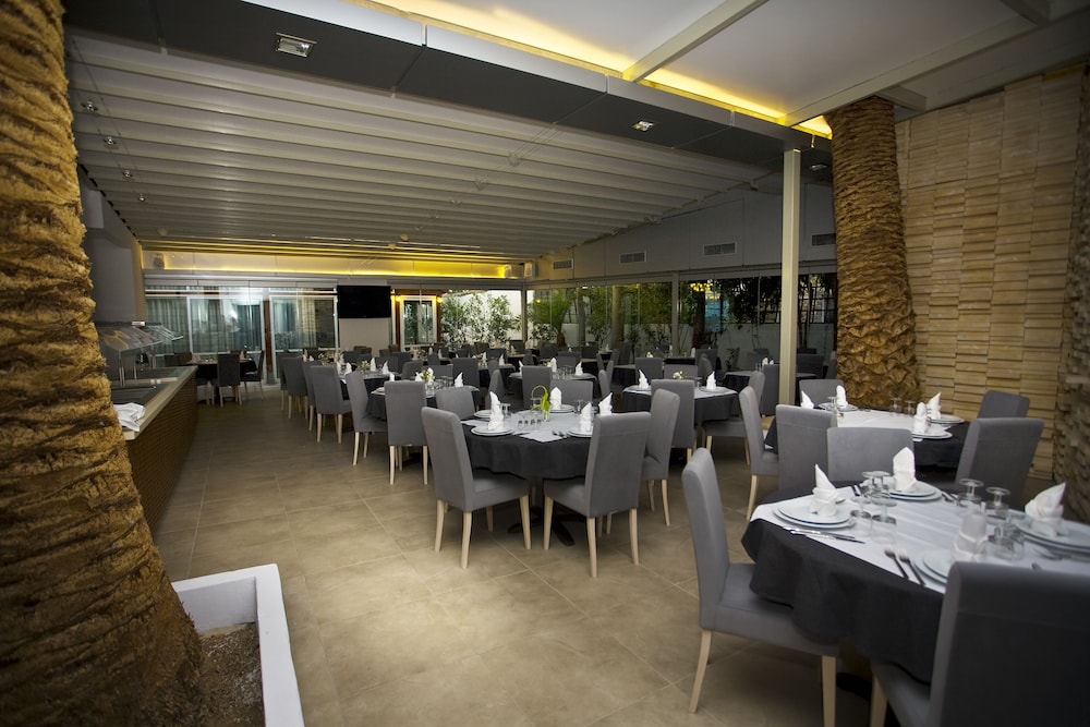 

Verona - Ierápetra - Astron Hotel
