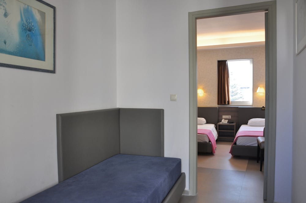 

Catania - Koutsounára - Astron Hotel