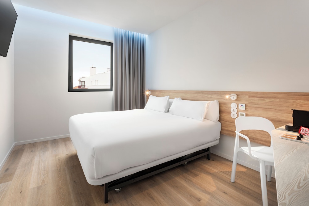 

Napoli - Estoril - B&B HOTEL Lisboa Oeiras