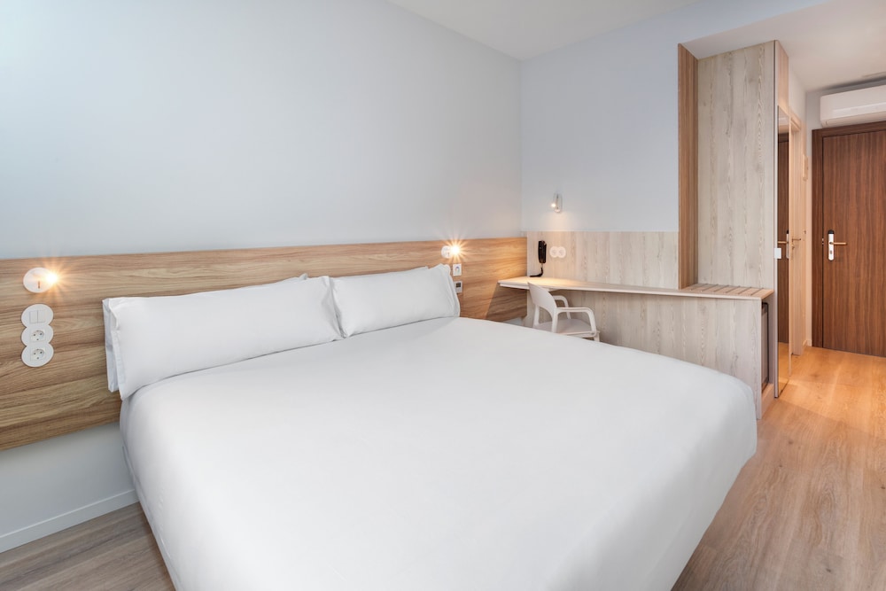 

Milano - Carcavelos - B&B HOTEL Lisboa Oeiras