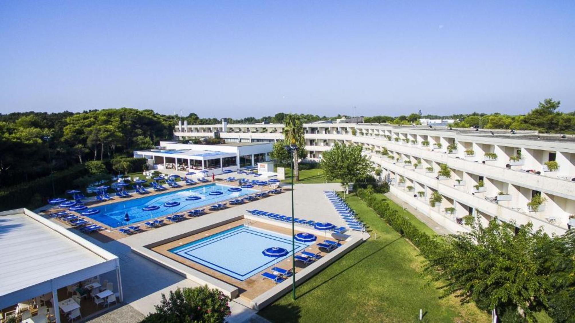 Triple room, pool view