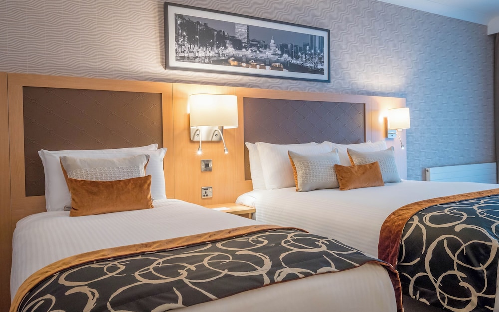 

Napoli - Galway - Clayton Hotel Galway