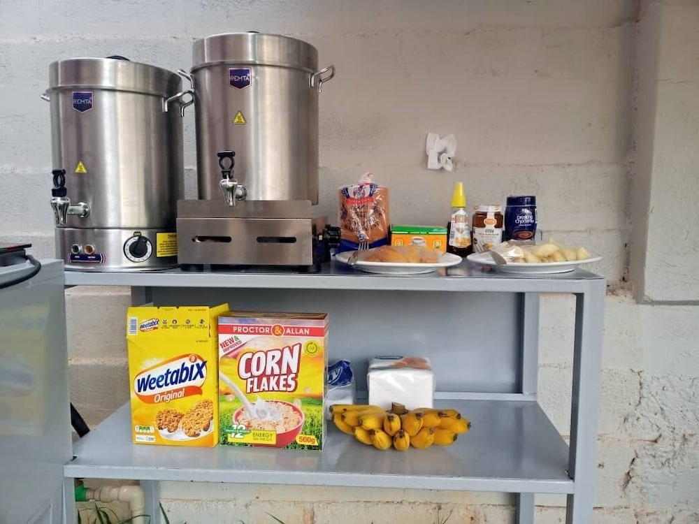 

Roma - Kampala - Kampala