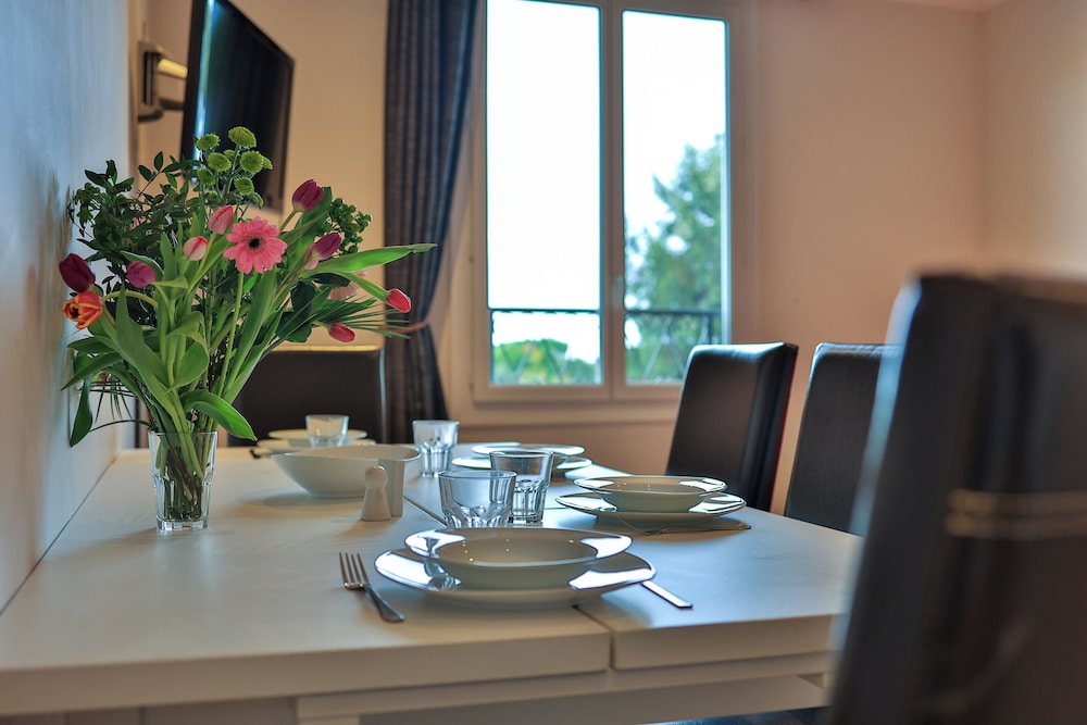 

Milano - Antibes - Juan Les Pins - Emeraude Résidence Hotelière