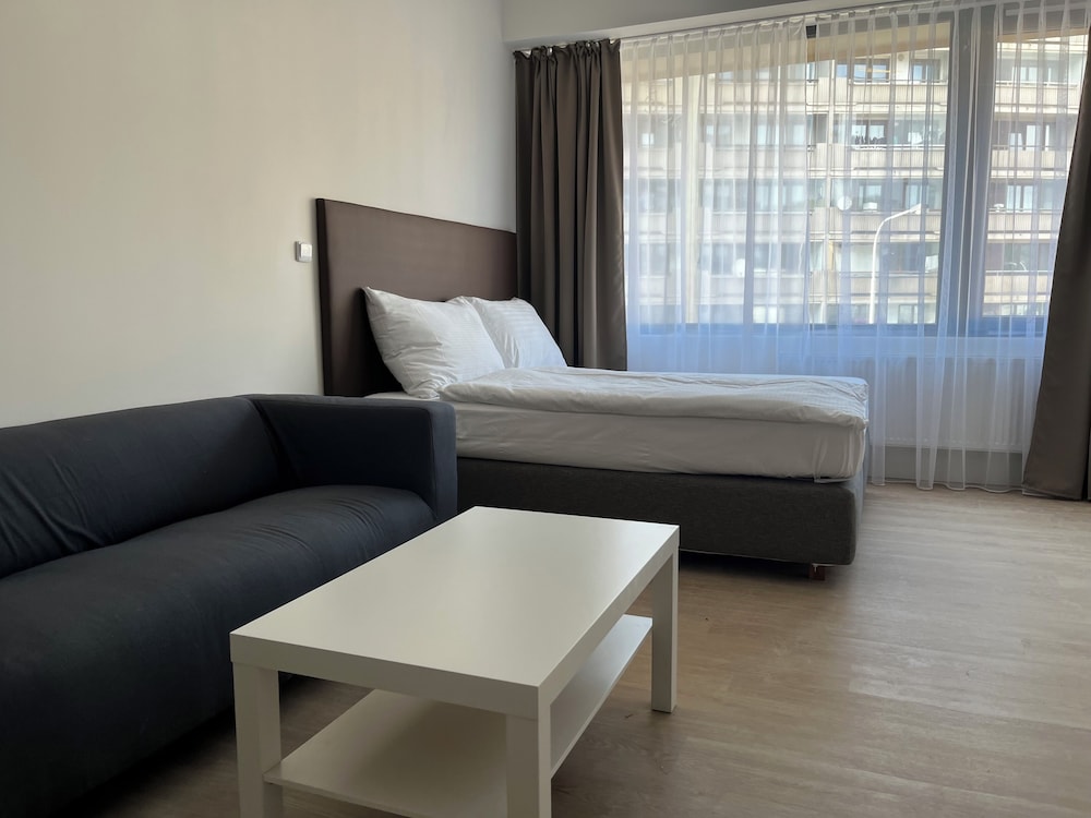 

Roma - Praga - Post 120 Suites