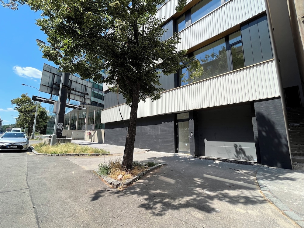 

Ancona - Praga, Aeroporto Václav Havel - Post 120 Suites