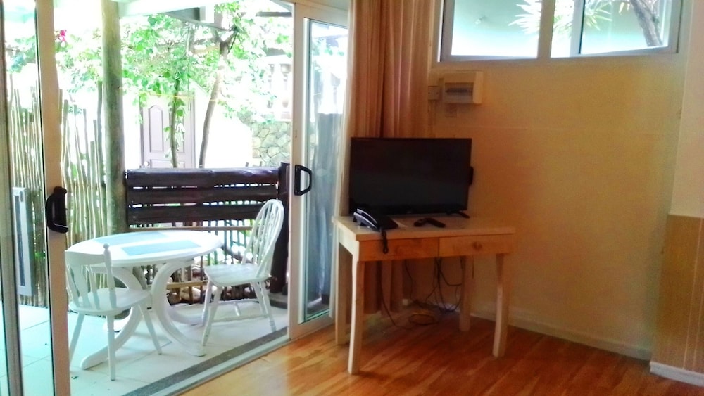 

Milano - Eden Island - Romance Bungalows