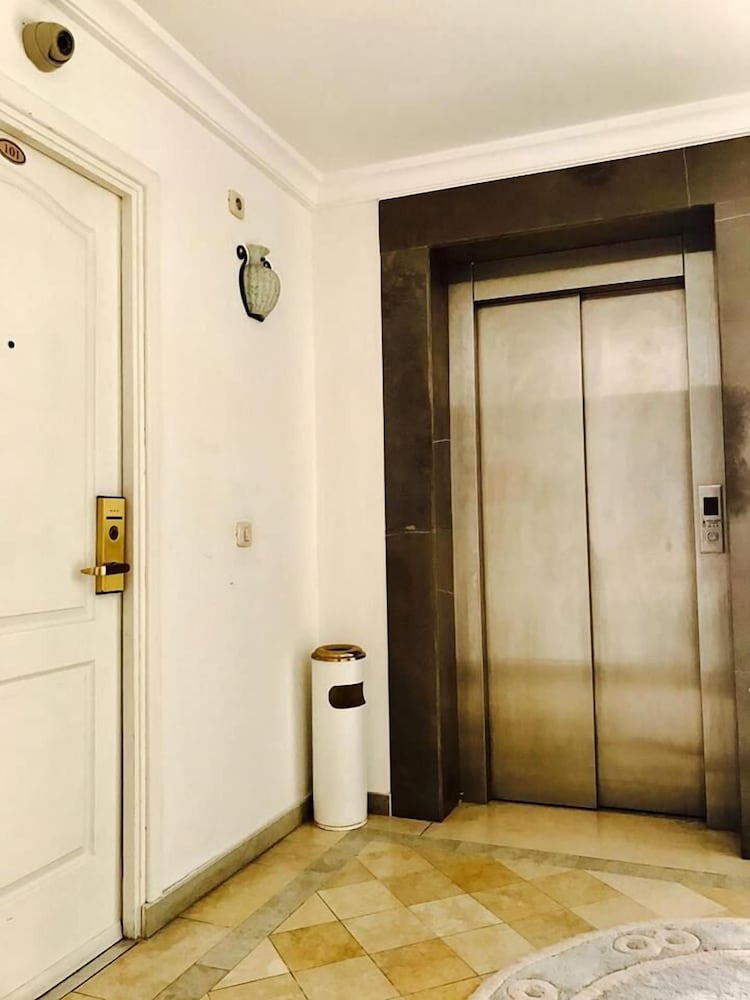 

Milano - Tunisi - Hotel Lafayette