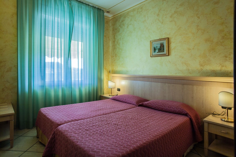 

Milano - Bosa Marina - Mannu Hotel