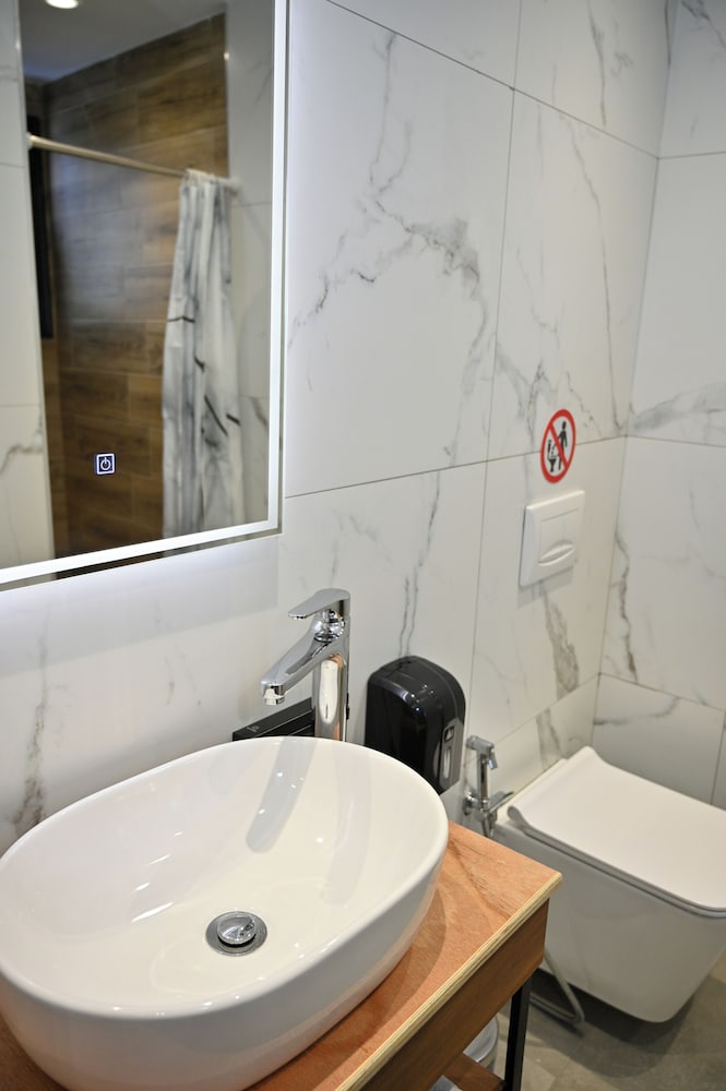 

Torino - Durrës - MondurO Hotel